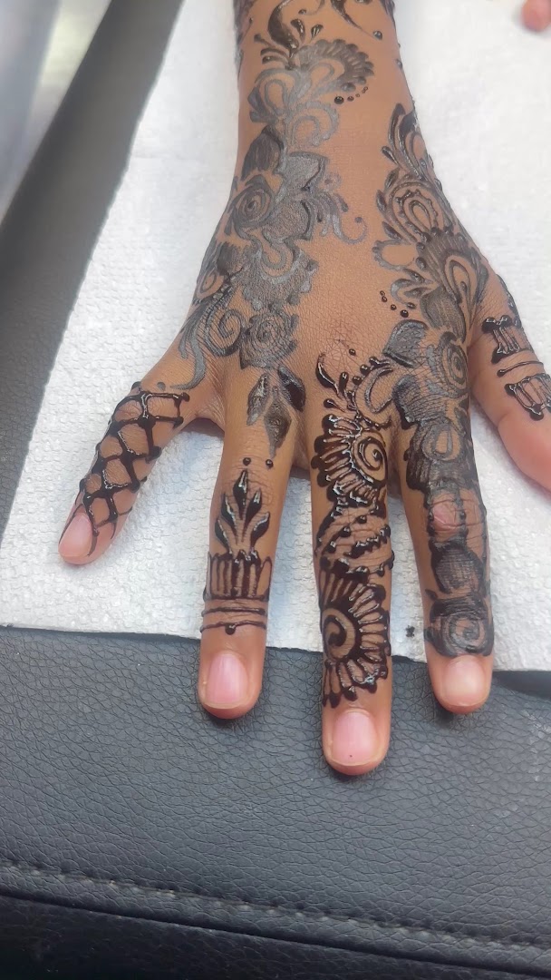 Intricate Mehndi Design